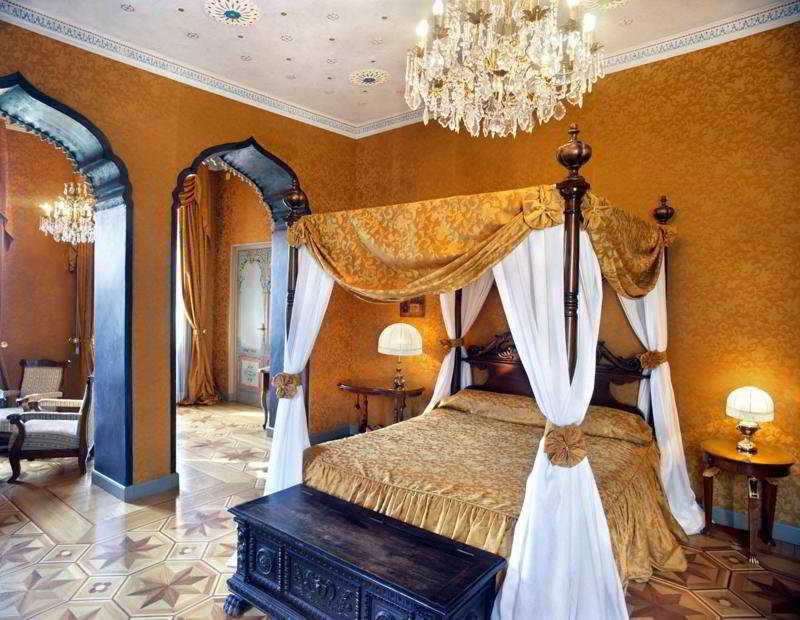 Relais & Chateaux Villa Crespi Орта-Сан-Джуліо Номер фото
